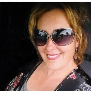 Meet your Posher, Jillian